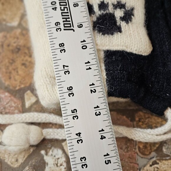 Northern Lifestyles Canada Hand Knitted Wool Bear Hoodie Jacket M - Picture 11 of 11